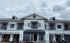 Dumaguete Seafront Hotel